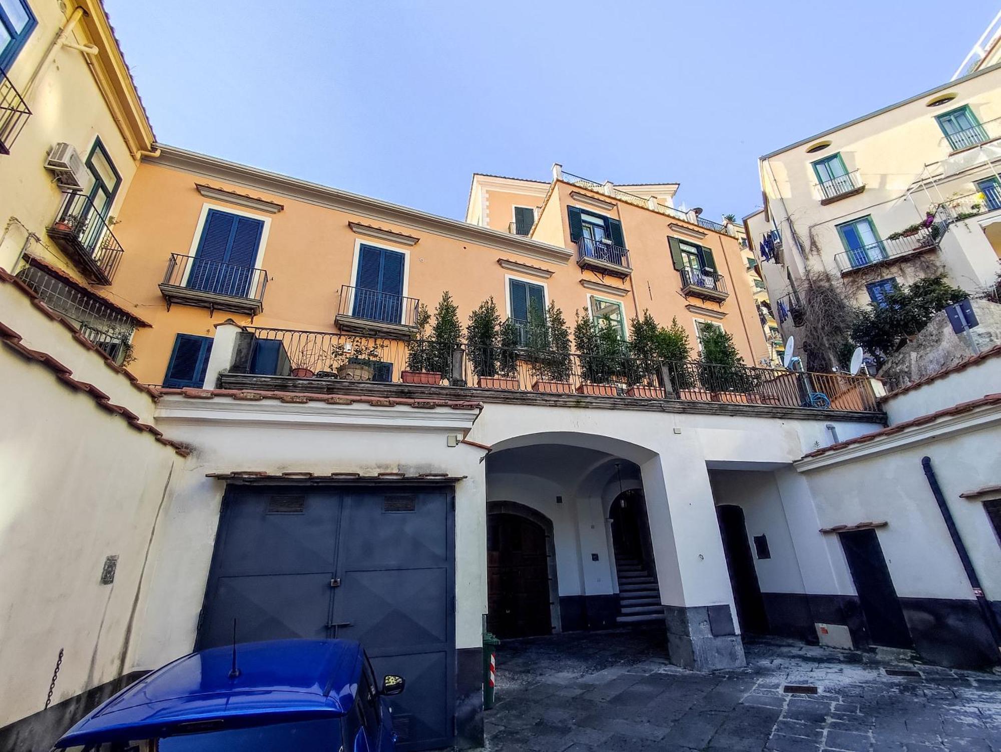 One&One Hotel Salerno Exterior photo