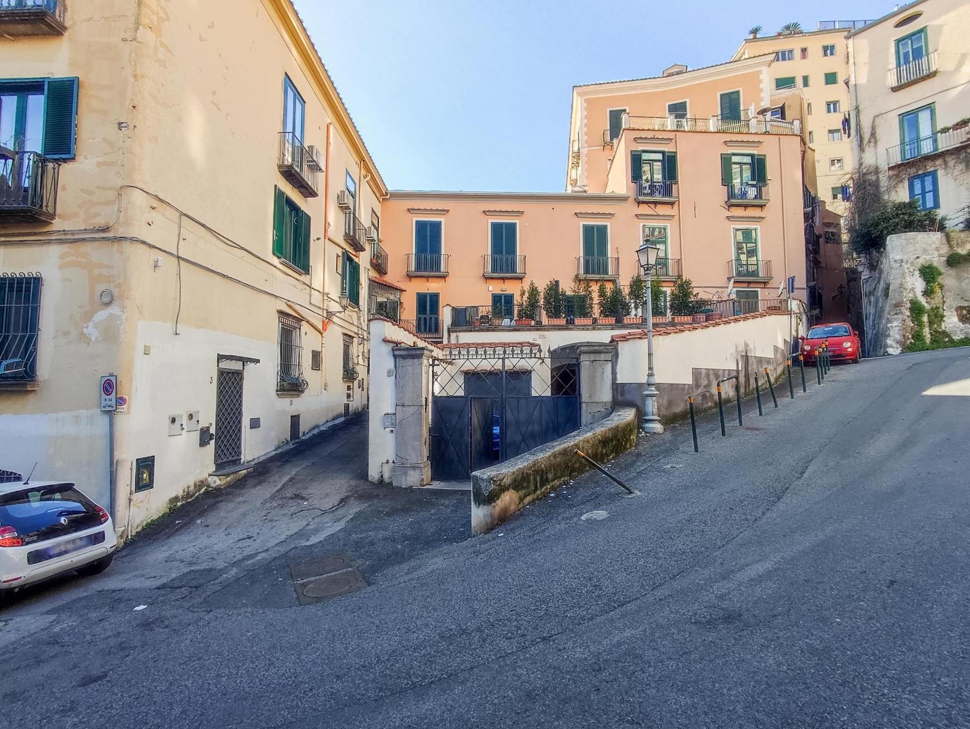 One&One Hotel Salerno Exterior photo